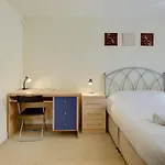 Pass The Keys Spacious Apartment For 2 Free Parking